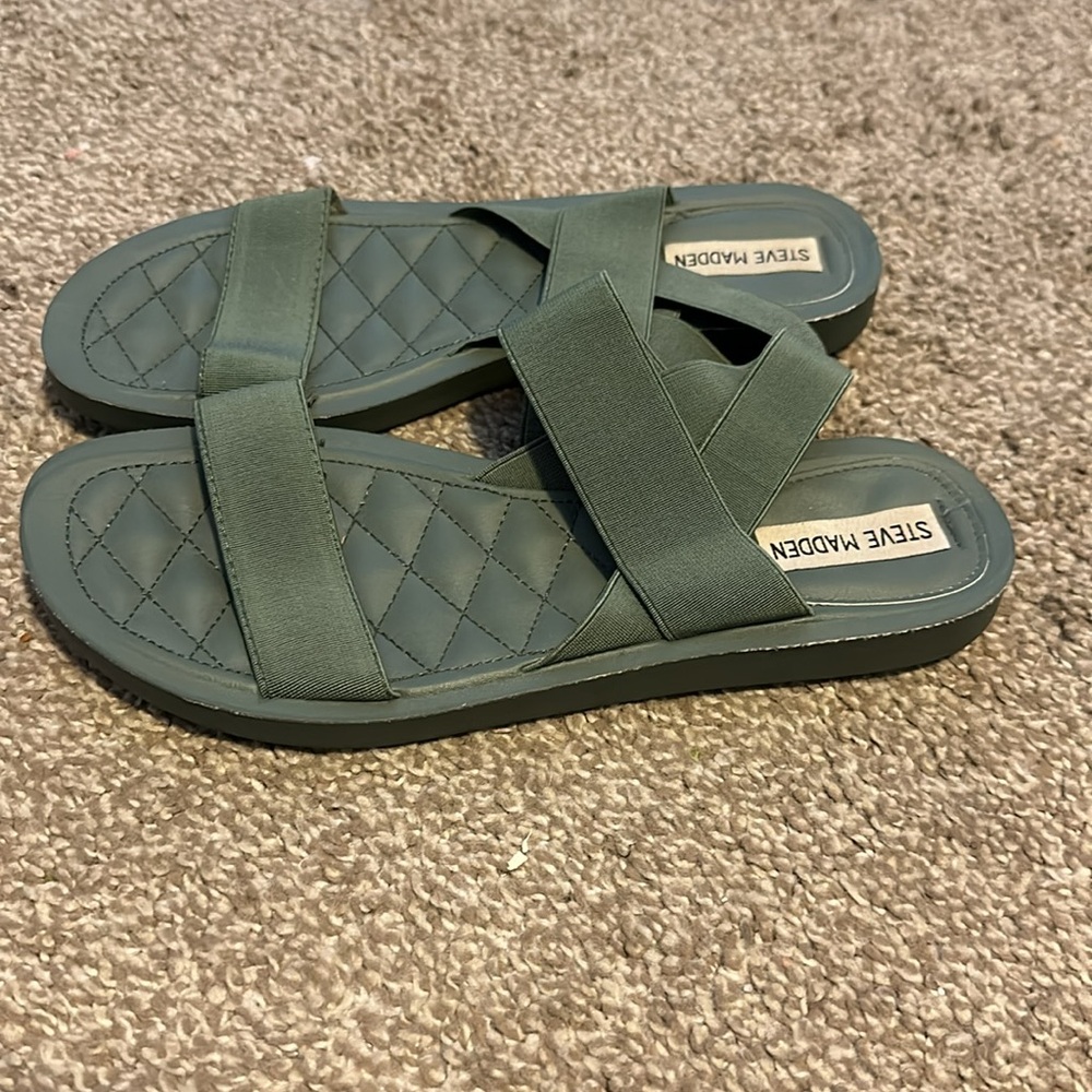 Olive Green Steve Madden, sandals - Picture 2 of 6